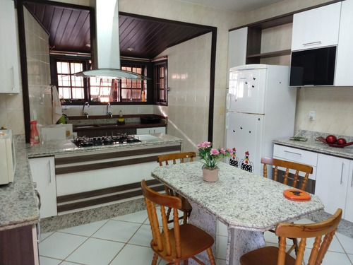Imagem 17 de 20 de Casa Itaipuaçu, 6 Quartos, Piscina, Churrasqueira E Sauna. Próximo A Praia. 426