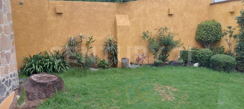 Casa En Renta, Estilo Colonial, 4 Recámaras, Jardín, San Pedro Cholula, Puebla