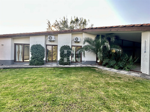 Casa En Venta De 3 Dorm San Anselmo Piedra Roja Chicureo
