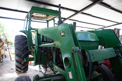 John Deere 3140 Cabinado