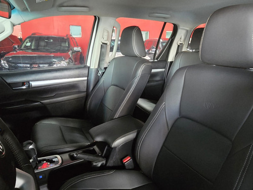 Toyota Hilux 2.8 D-4D TURBO DIESEL CD SR 4X4 AUTOMÁTICO