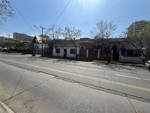 Casa En Arriendo De 10 Dorm. En Ñuñoa
