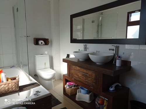 Venta De Casa Con Departamento Independiente, En C...