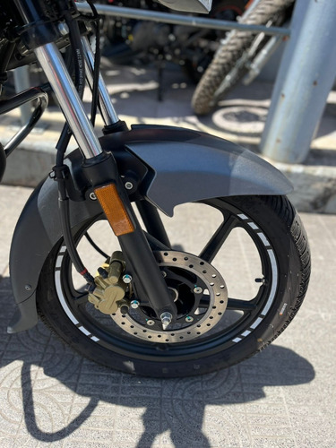 Imagen 4 de 18 de Bajaj Ns 125 2021 Con 2600 Km En Marelli Sports