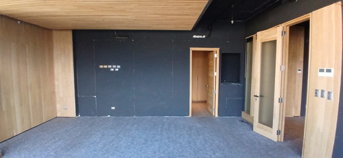 Increíble Oficina Habilitada En Exclusivo Sector En Arriendo