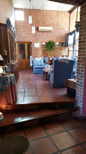 Casa En Venta - 3 Dormitorios - Piscina- 586mts2 - Countries/b.cerrado (berazategui)