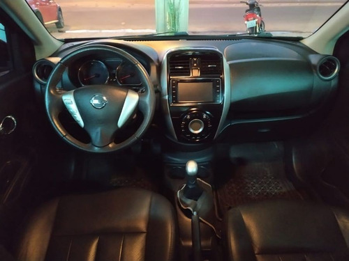 Nissan Versa Unique 1.6 2016 40.000km