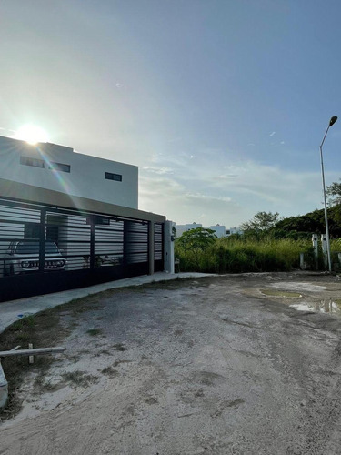 Imagen 6 de 14 de Terreno En Cerrada A La Puerta De Conkal 844.91m2 - Pueblo Conkal