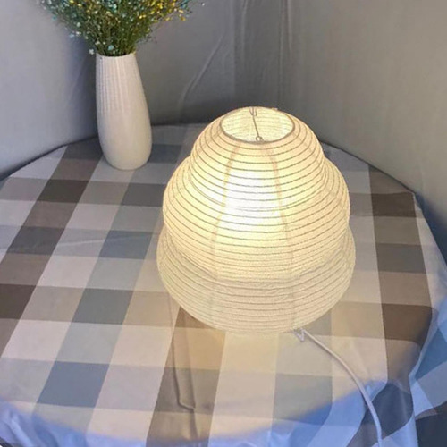 Lámpara De Mesa De Linterna De Papel Junto A La Cama,