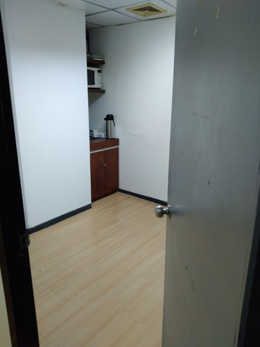 Imagen 19 de 29 de Alquilo Oficinas En Los Palos Grandes