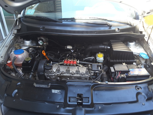 Volkswagen Suran 1.6 Comfortline 101cv 11a 2011
