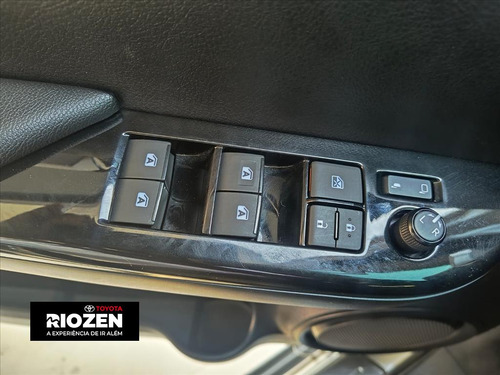 Toyota Hilux 2.8 D-4D TURBO DIESEL CD SRX 4X4 AUTOMÁTICO