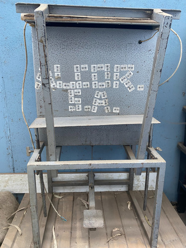 Selladora Lineal Con Pedal Y Altura De Trabajo Regulable Gris (Usado)