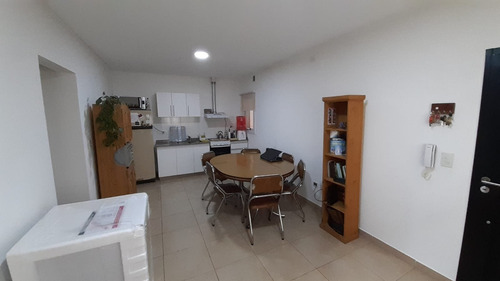 Imagen 3 de 10 de Venta Departamento 3 Amb Con Cochera