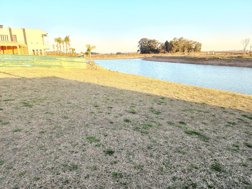 Venta Lote A La Laguna Barrio El Principado