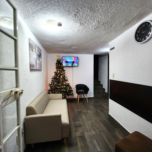 Oficinas Y Consultorios Con Servicios Incluidos Y Áreas Comunes