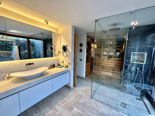 Hermosa Casa Moderna A Pasos Del Sport Francés Vitacura