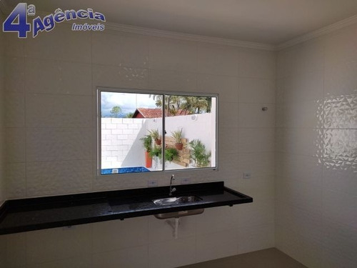 Imagem 8 de 10 de Casa Na Praia Com 3 Dormitórios Sendo 1 Suíte, Piscina E Churrasqueira