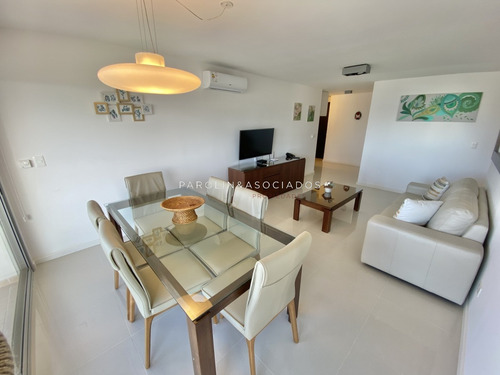Apartamento En Venta En Icon Brava Tower, Punta Del Este.