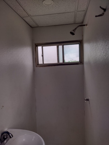 Imagen 11 de 14 de Renta Dormitorio Casa Movil Remolque Caseta Para 2 Personas