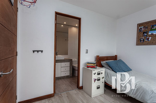 Casa Medi En Venta De 5 Dorm. Los Dominicos Las Condes