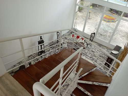 Venta Quinta En La Urb. Bosque De La Lagunita. El Hatillo. Milthonhouse53