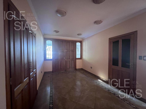 Casa Sobre El Río En Dique Luján