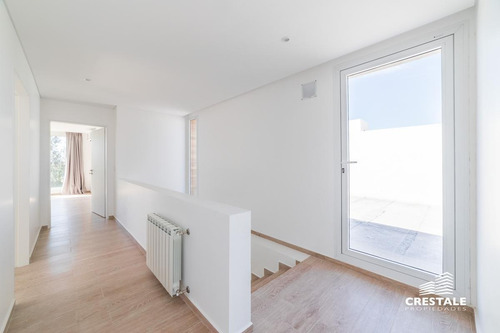 Imagen 11 de 29 de Amplia Casa De 3 Dormitorios En Venta - San Sebastian