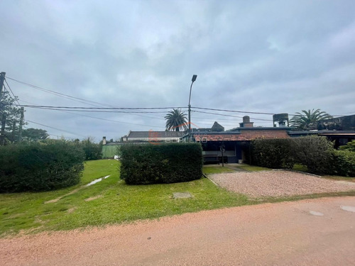 Imagen 7 de 10 de Venta De Casa Y Amplio Local En La Coronilla, Rocha