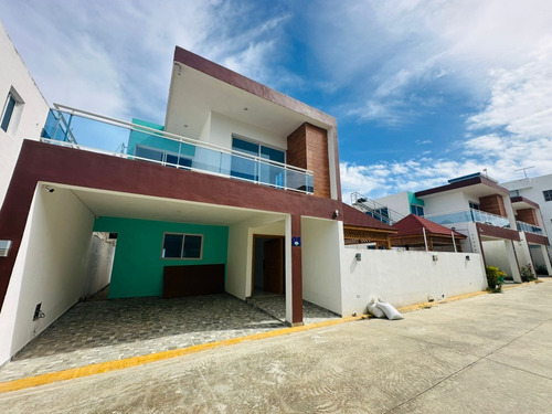 Se Renta Casa Con Piscina En San Isidro Prado Oriental
