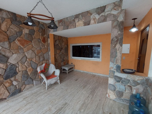 Imagen 15 de 21 de Townhouse En Res. Trapiche, Urb. El Bosque, Valencia. Vende Crismelia Castillo