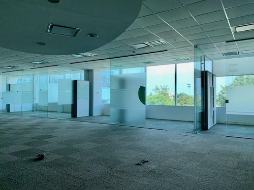 Oficina En Olivos Centro Empresarial Urbana