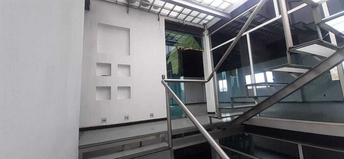 En Renta San Lorenzo Tepaltitlan, Edificio De 2 Plantastoluca