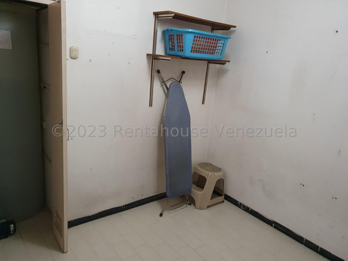 Hermoso, Amplio Y Acogedor Apartamento En Calle Nueva Con Transversal 10 En Los Palos Grandes, 23-32174