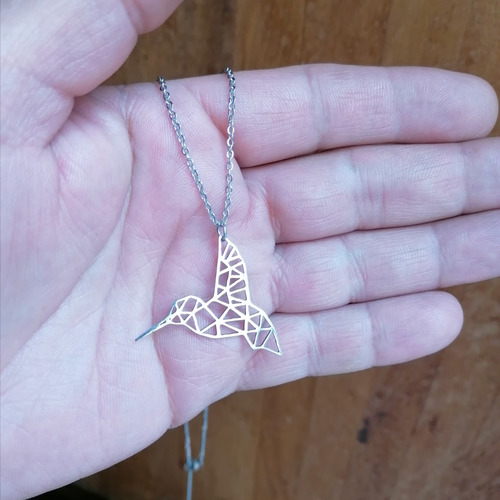 Imagen 6 de 6 de Dije De Colibrí Origami De Acero Con Cadena