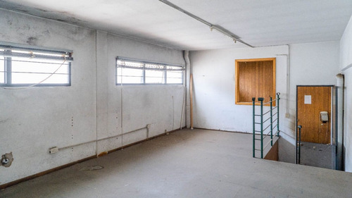 Imagen 15 de 30 de Galpon,ph,taller,oficina, Boedo,248 M2, Patio