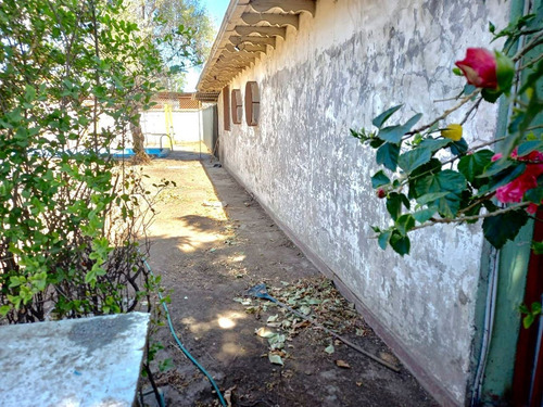 Casa En Venta De 3 Dorm. En La Cisterna