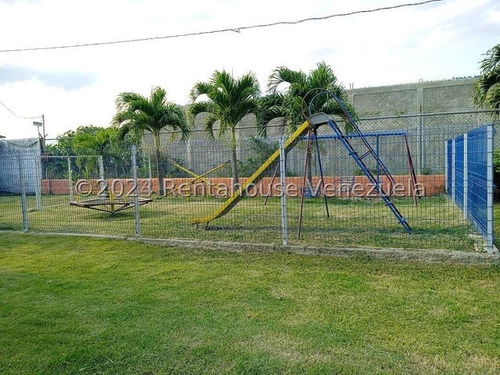 Dayana Saez Vende Hermosa Granja En Zona Privilegiada Con Los Servicios Básicos Constantes, Un Lugar Gastronómico Con Ambientes Campestres Y Tranquilos Que Podrás Disfrutar Junto A Tu Familia.