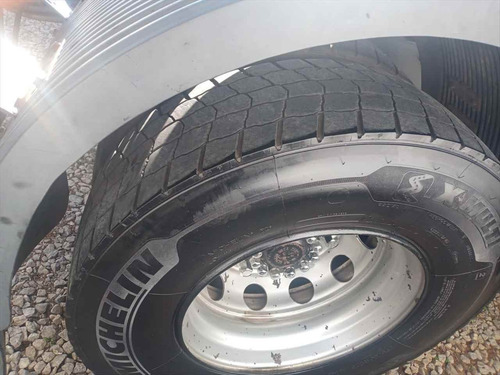 Imagem 9 de 15 de Volvo Fh 400 Toco 4x2 2009 Motor Novo