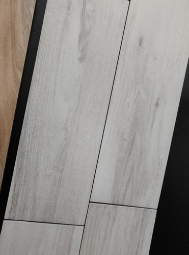 Imagen 3 de 4 de Porcelanato Simil Madera Alberdi Medley Gris 20x60 1ª X M2