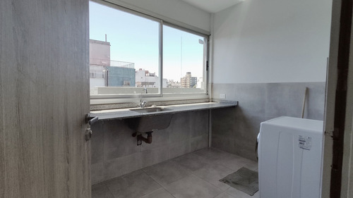 Venta Local Comercial Almagro Al Frente En Esquina