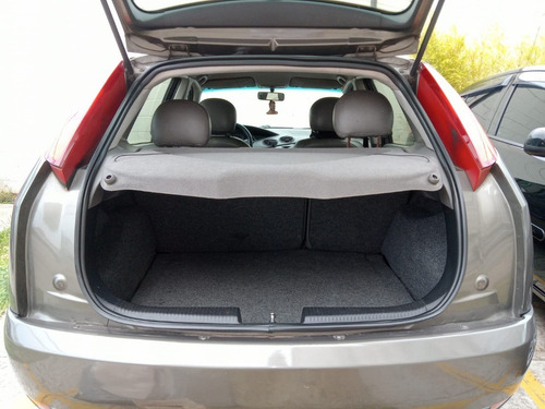 Imagem 8 de 11 de Ford Focus 1.8l