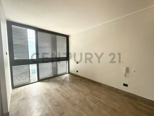 Comodo Departamento En Arriendo En Av. La Dehesa