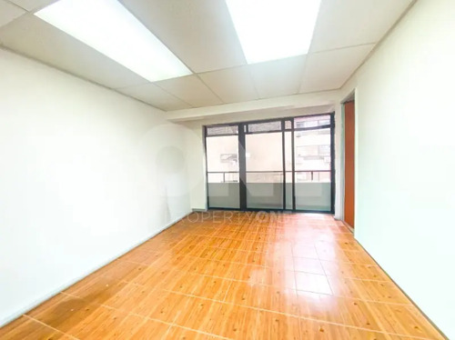 Venta Oficina  Metro P. Valdivia  2 Priv 2 Baños
