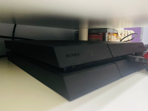Sony Playstation 4 500gb Standard  Color Negro+ 3 Jostic