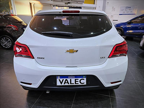 Chevrolet Onix 1.4 Mpfi Ltz 8v