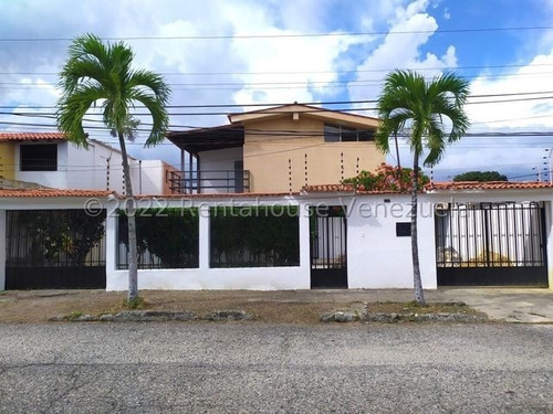 Imagen 1 de 30 de Casas En Venta Zona Centro - Este De Barquisimeto Cod # 23-12140 Centrica Y Con Potencial Comercial. Asesor Inmobiliario Katty Vasquez 412-1498654. Pide Tu Cita! Excelente Oportunidad De Negocio!!....