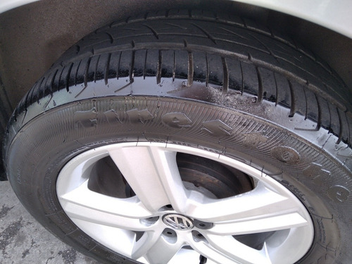Volkswagen Polo Sedan 1.6 Vht Comfortline Total Flex