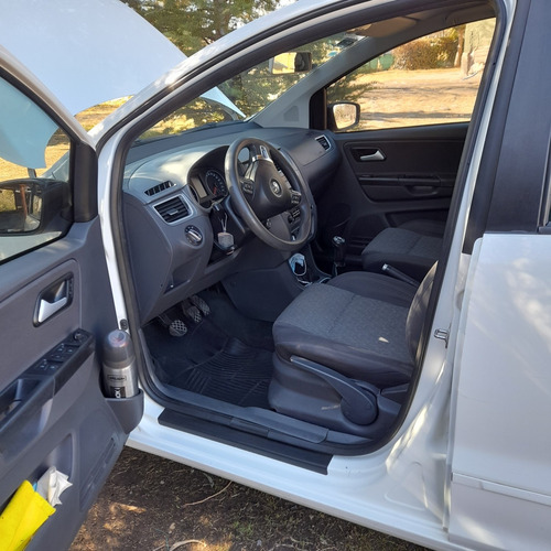 Imagen 5 de 16 de Volkswagen Suran 2014 1.6 Comfortline 101cv Ab
