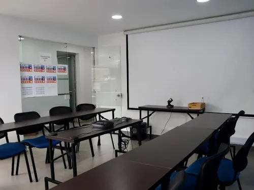 Oficinas En Arriendo Lago Gaitan 90-73079